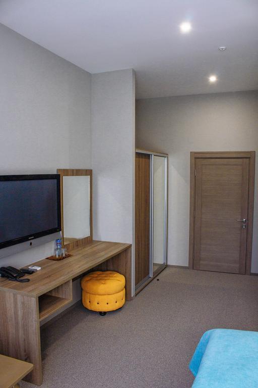 Platinum Hotel Zaporizhia Ngoại thất bức ảnh