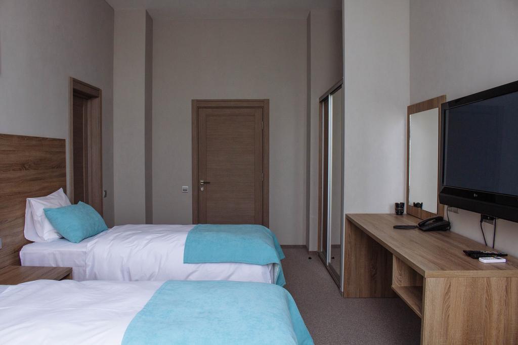 Platinum Hotel Zaporizhia Ngoại thất bức ảnh