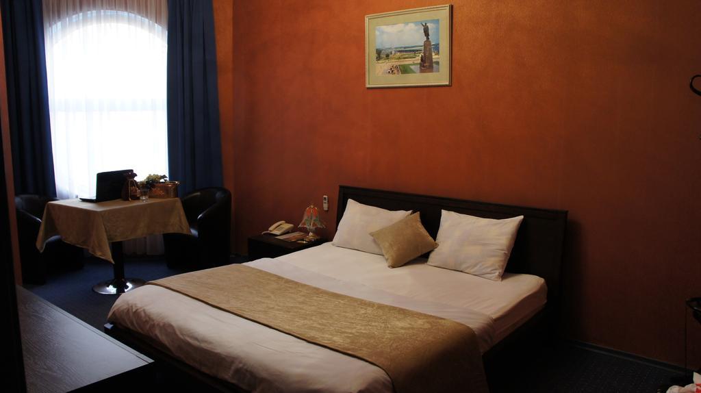 Platinum Hotel Zaporizhia Ngoại thất bức ảnh