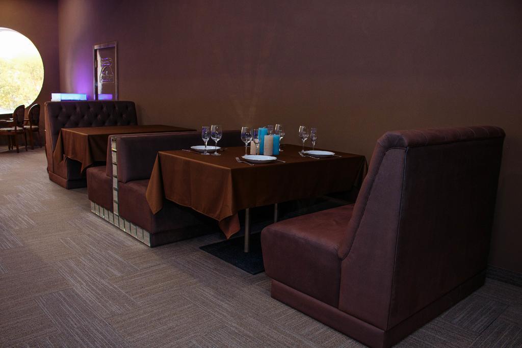 Platinum Hotel Zaporizhia Ngoại thất bức ảnh