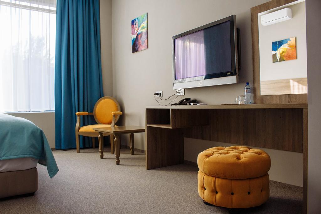 Platinum Hotel Zaporizhia Ngoại thất bức ảnh