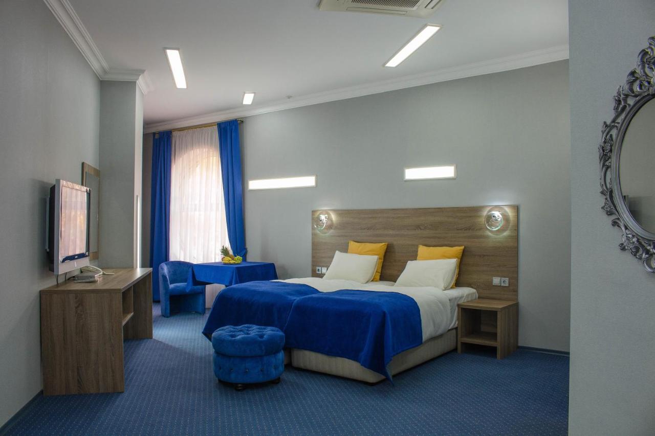 Platinum Hotel Zaporizhia Ngoại thất bức ảnh